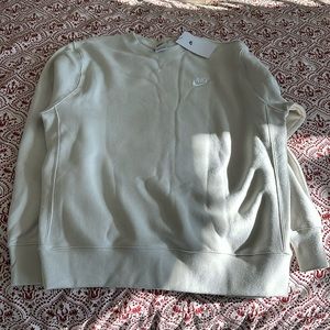 BNWT Nike Club Fleece Crew Neck Sweatshirt